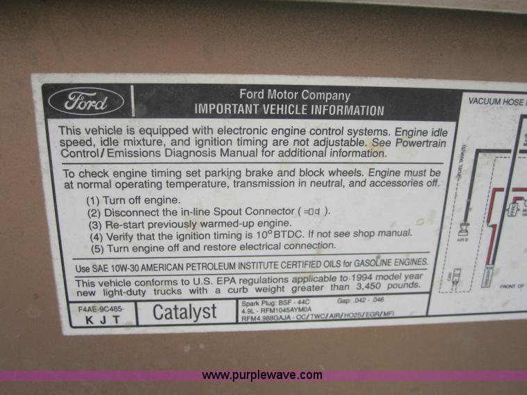 image for item 3182 1994 Ford F150 XL supercab pickup truck