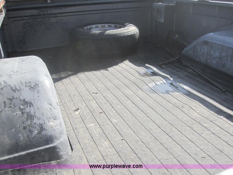 image for item 3183 1987 Chevrolet R10 Silverado pickup truck