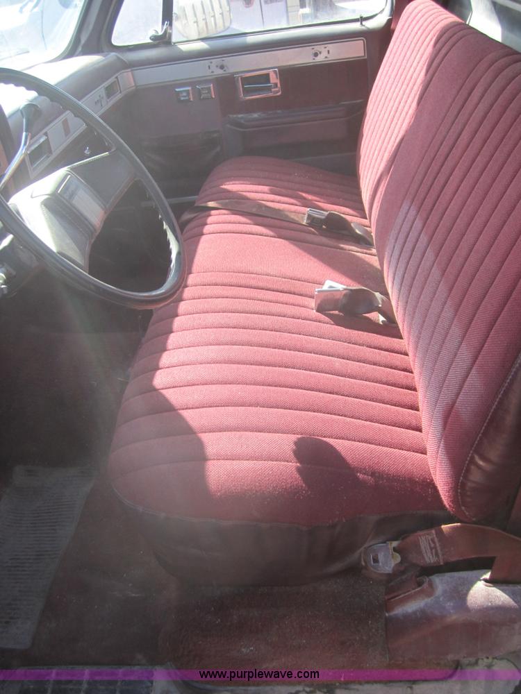 image for item 3183 1987 Chevrolet R10 Silverado pickup truck