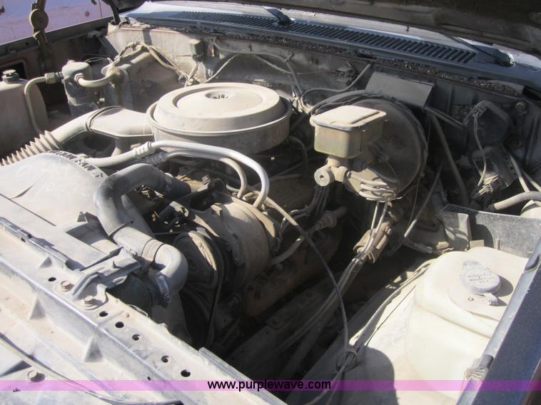 image for item 3183 1987 Chevrolet R10 Silverado pickup truck