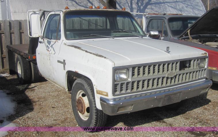 image for item 3184 1982 Chevrolet C30 Custom Deluxe flatbed pickup truck