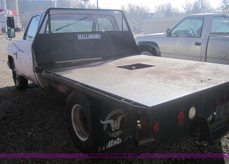 image for item 3184 1982 Chevrolet C30 Custom Deluxe flatbed pickup truck