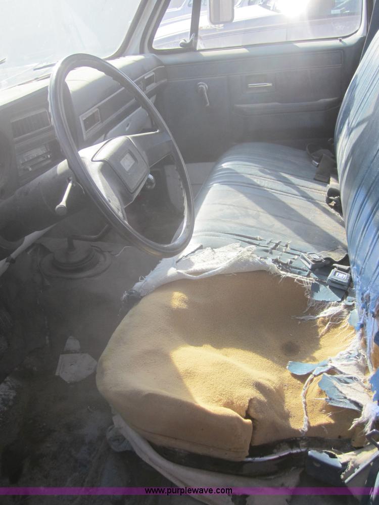 image for item 3184 1982 Chevrolet C30 Custom Deluxe flatbed pickup truck