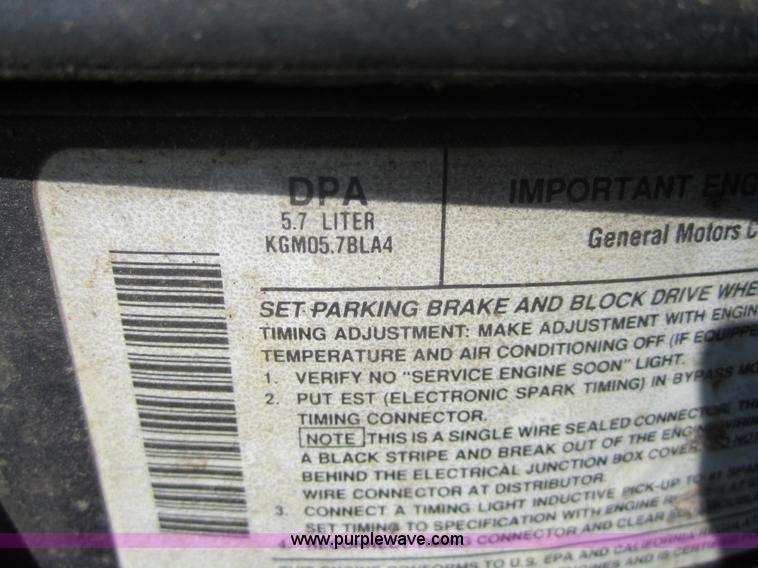 image for item 3185 1989 Chevrolet K2500 Cheyenne pickup truck