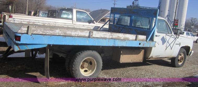 image for item 3186 1981 Chevrolet C30 Custom Deluxe flatbed pickup truck