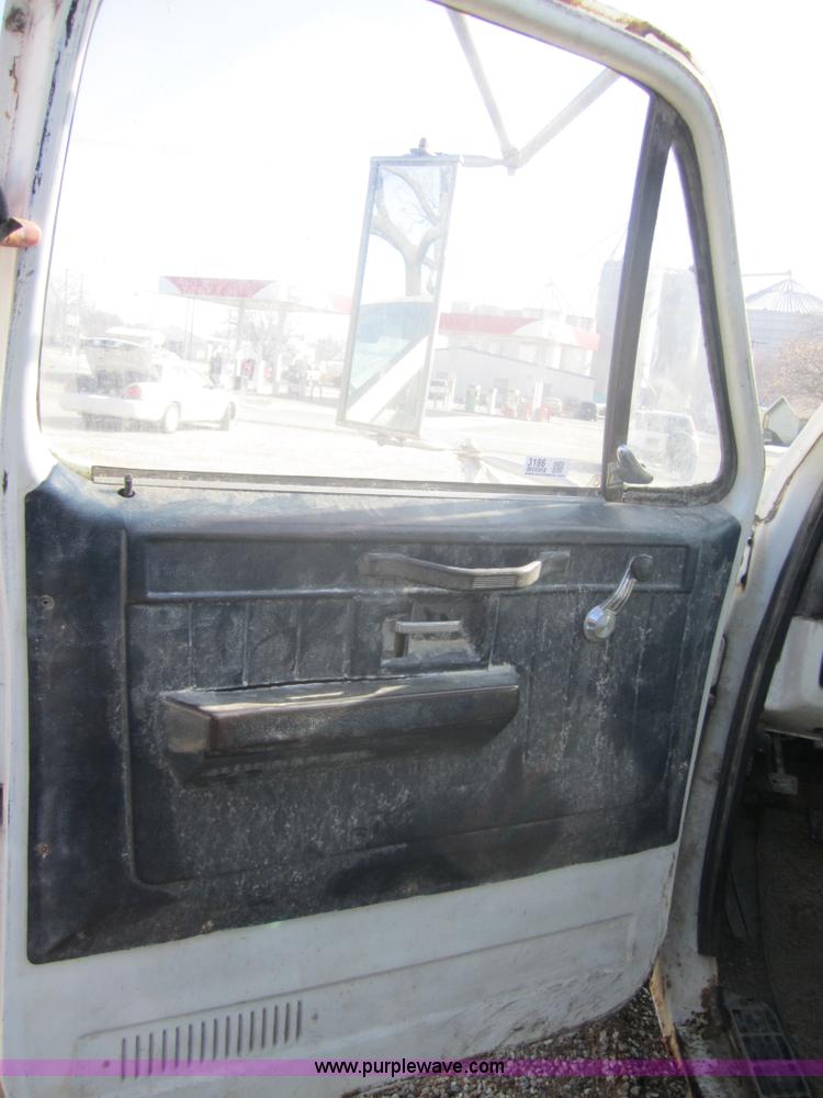 image for item 3186 1981 Chevrolet C30 Custom Deluxe flatbed pickup truck