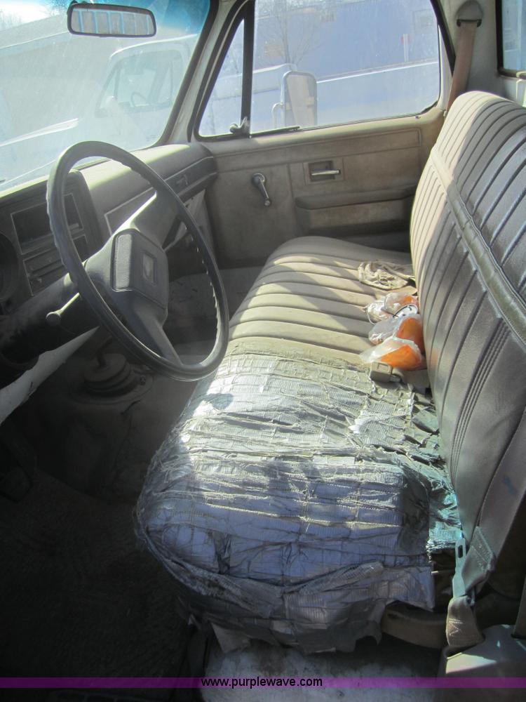 image for item 3186 1981 Chevrolet C30 Custom Deluxe flatbed pickup truck