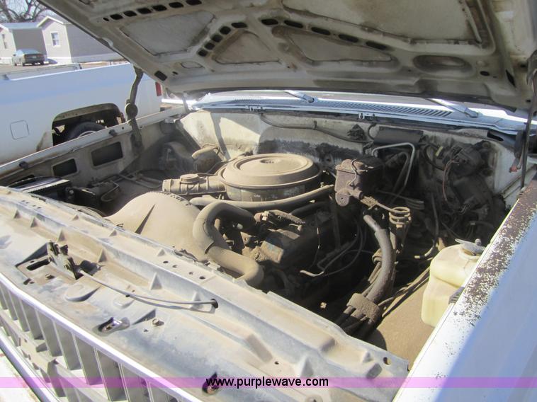 image for item 3186 1981 Chevrolet C30 Custom Deluxe flatbed pickup truck