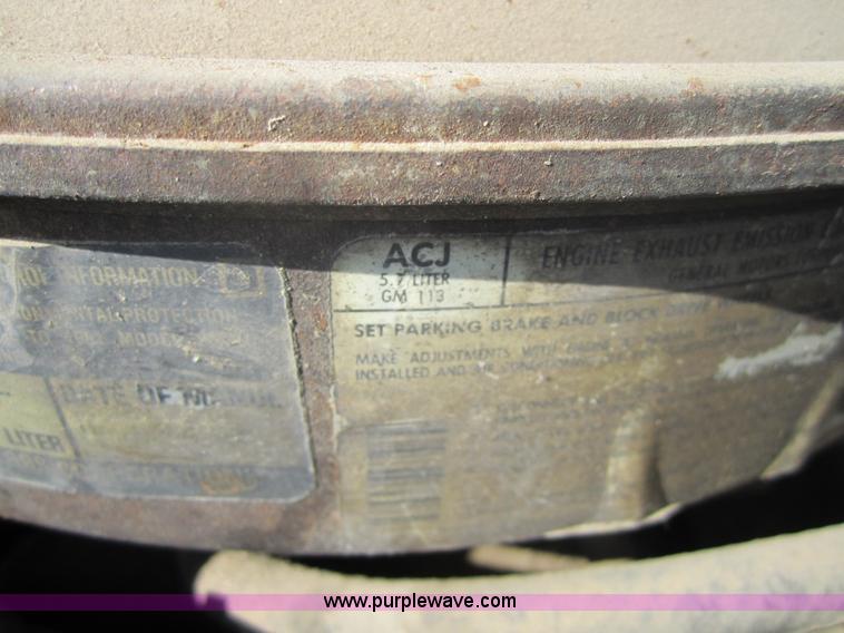 image for item 3186 1981 Chevrolet C30 Custom Deluxe flatbed pickup truck