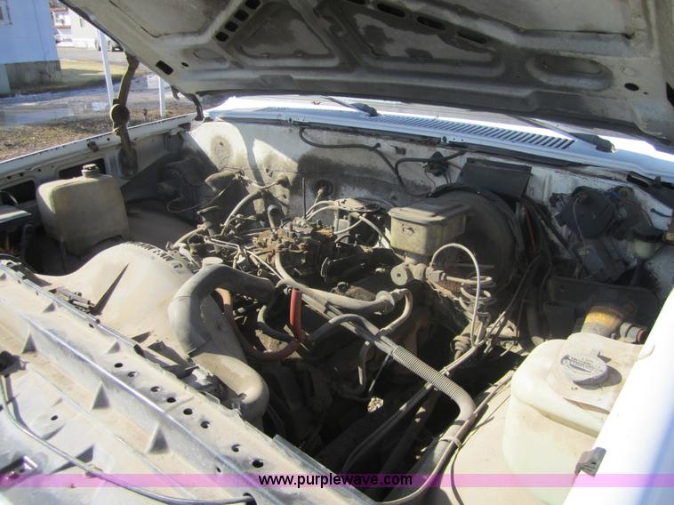 image for item 3187 1986 Chevrolet K10 Custom Deluxe pickup truck