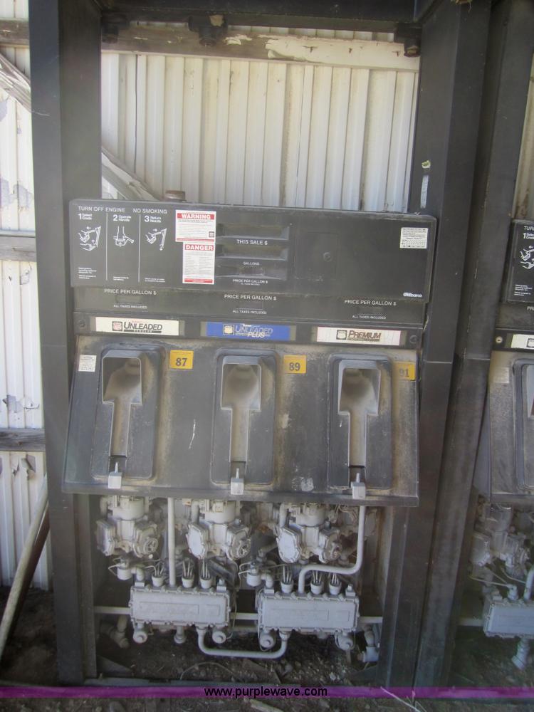 image for item 3190 (3) mixing fuel dispensers