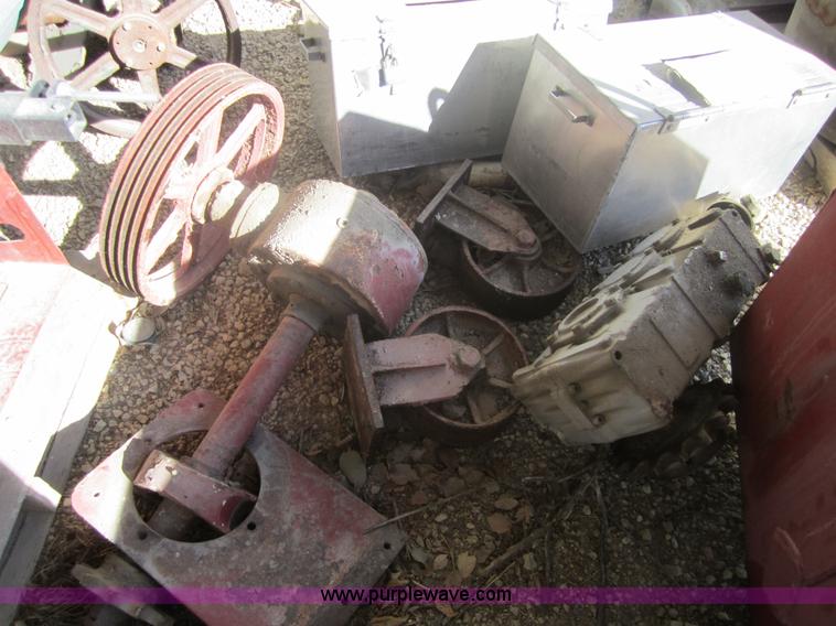 image for item 3191 (2) truck bed hoists