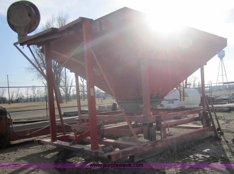 image for item 3199 Kraus hopper