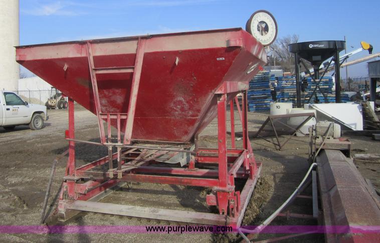 image for item 3199 Kraus hopper