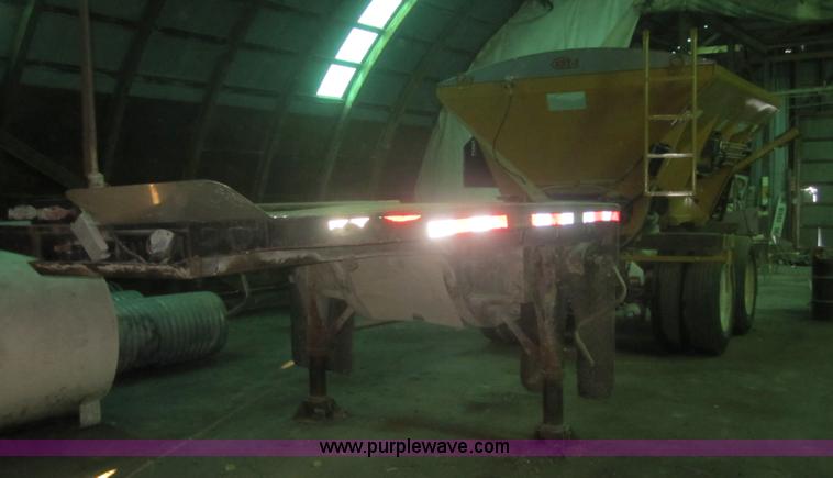 image for item 3201 2001 Shop built 27' step deck semi trailer