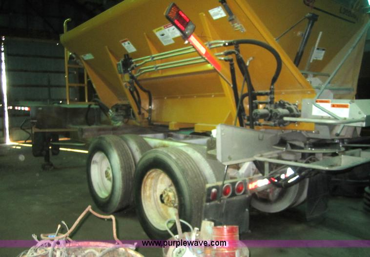 image for item 3201 2001 Shop built 27' step deck semi trailer