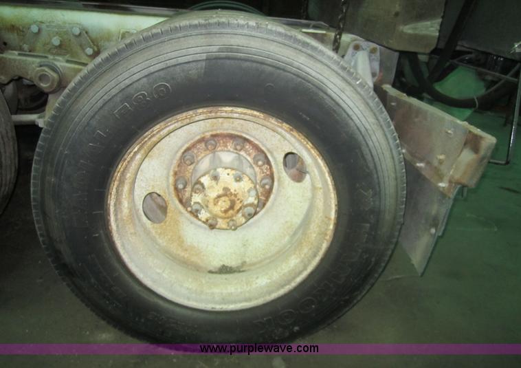 image for item 3201 2001 Shop built 27' step deck semi trailer