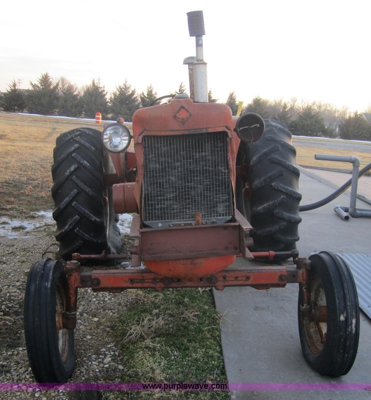 image for item 3203 Allis Chalmers D17 tractor