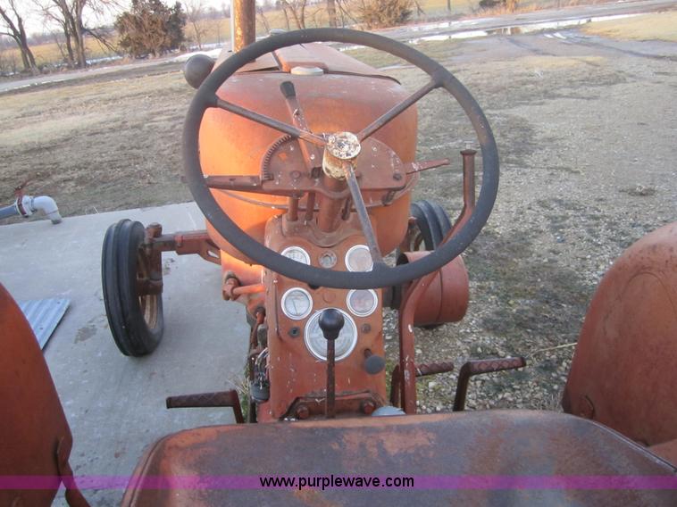 image for item 3203 Allis Chalmers D17 tractor