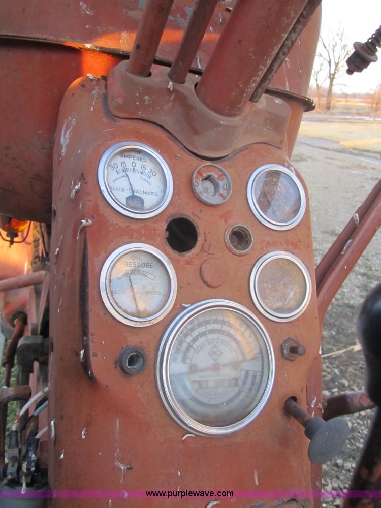 image for item 3203 Allis Chalmers D17 tractor