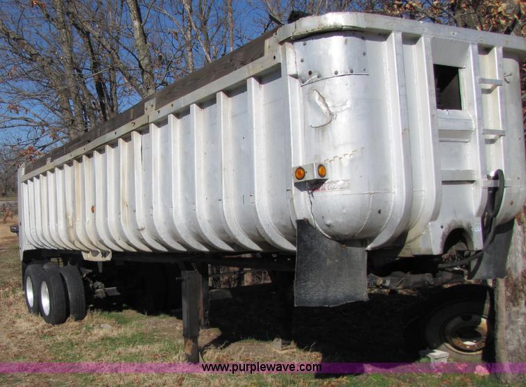 image for item 3544 1979 Fruehauf 30' aluminum end dump semi trailer