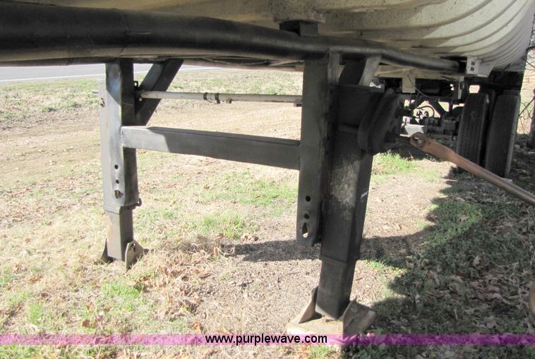 image for item 3544 1979 Fruehauf 30' aluminum end dump semi trailer