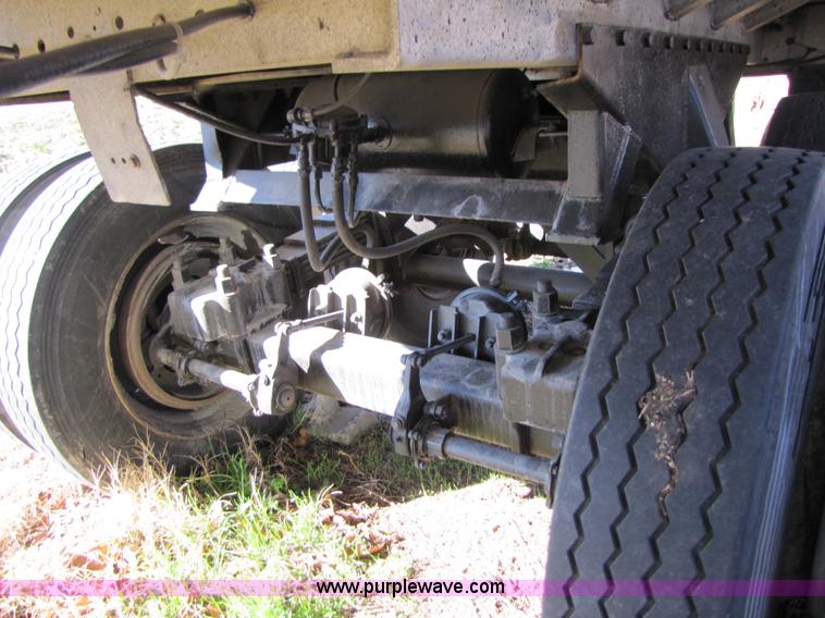 image for item 3544 1979 Fruehauf 30' aluminum end dump semi trailer