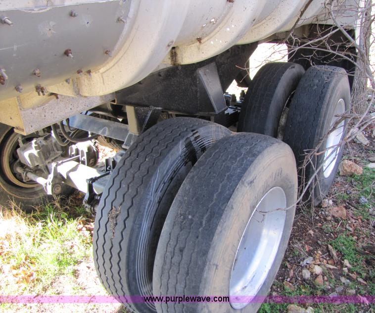 image for item 3544 1979 Fruehauf 30' aluminum end dump semi trailer