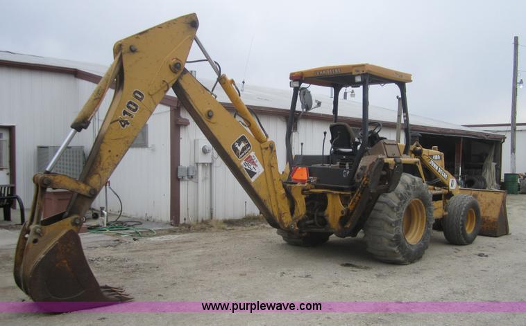 image for item 3691 1997 John Deere 410D backhoe