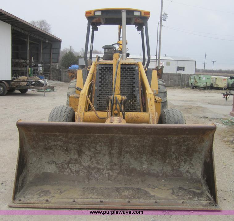 image for item 3691 1997 John Deere 410D backhoe
