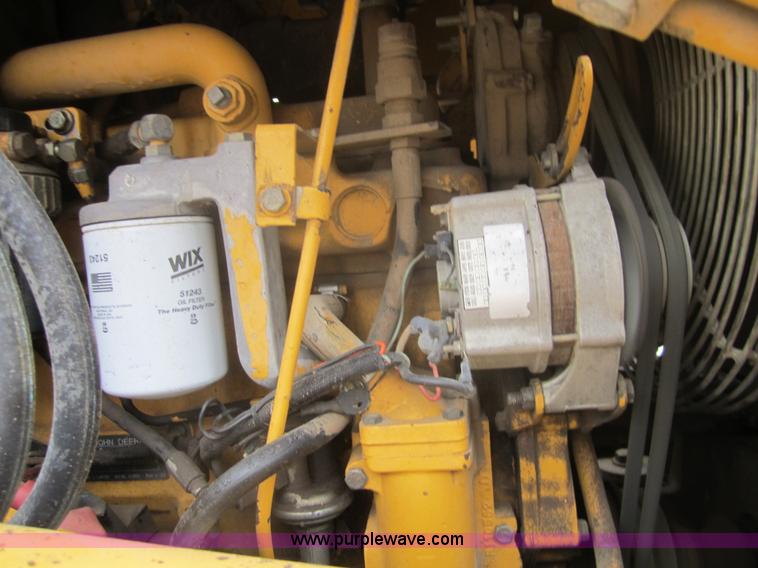 image for item 3691 1997 John Deere 410D backhoe