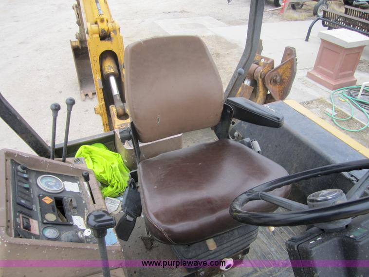 image for item 3691 1997 John Deere 410D backhoe