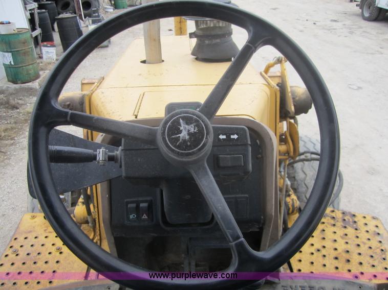 image for item 3691 1997 John Deere 410D backhoe