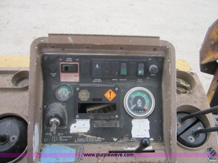 image for item 3691 1997 John Deere 410D backhoe