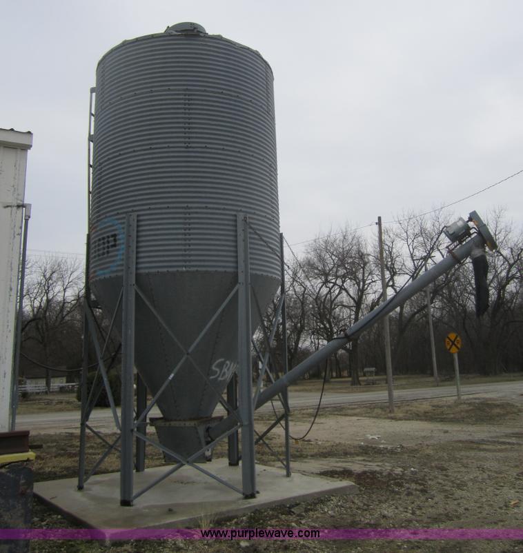 image for item 3693 Approximately seven ton bin