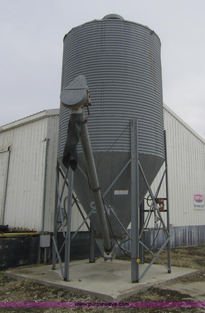 image for item 3693 Approximately seven ton bin