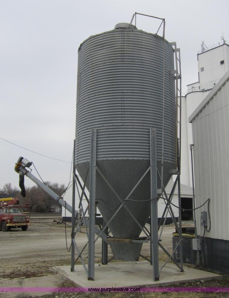 image for item 3693 Approximately seven ton bin