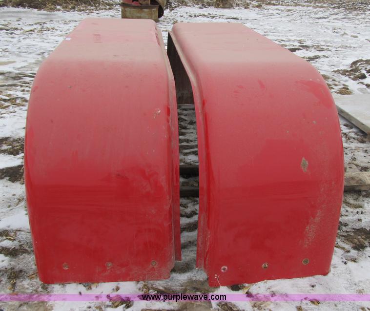 image for item 4047 (2) Peterbilt 379 fenders