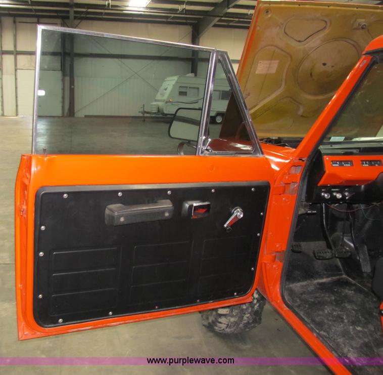 image for item 4052 1971 International Scout II