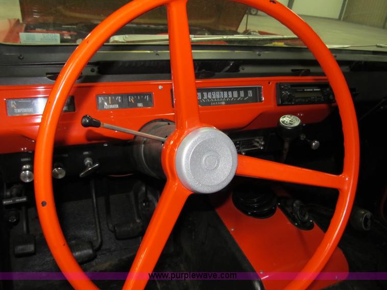 image for item 4052 1971 International Scout II