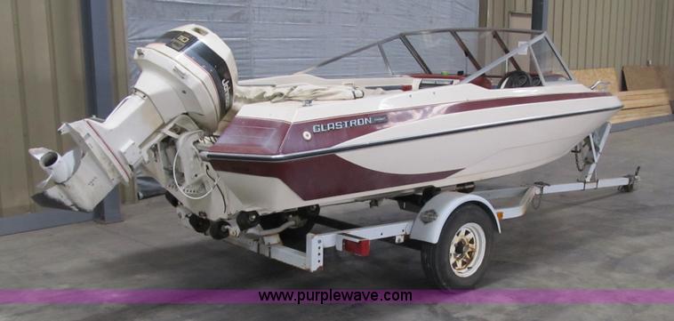 image for item 4055 1986 Conroy Glastron boat
