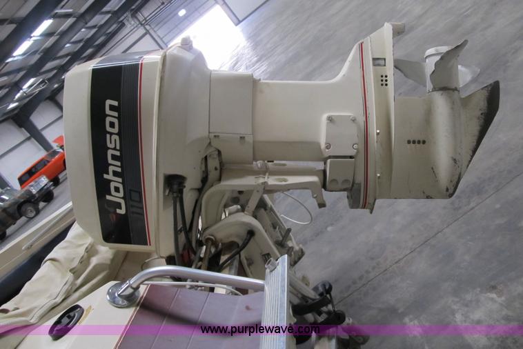 image for item 4055 1986 Conroy Glastron boat