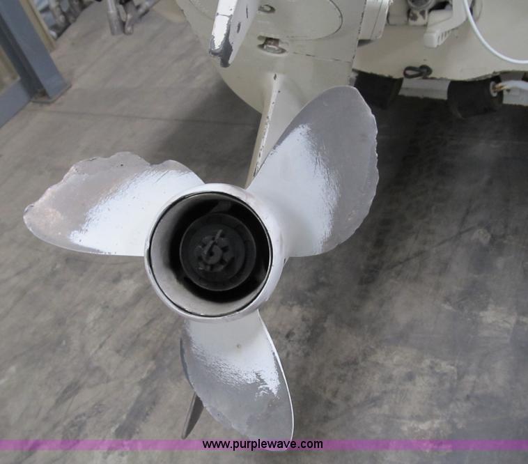 image for item 4055 1986 Conroy Glastron boat