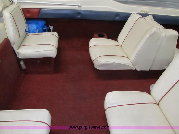 image for item 4055 1986 Conroy Glastron boat