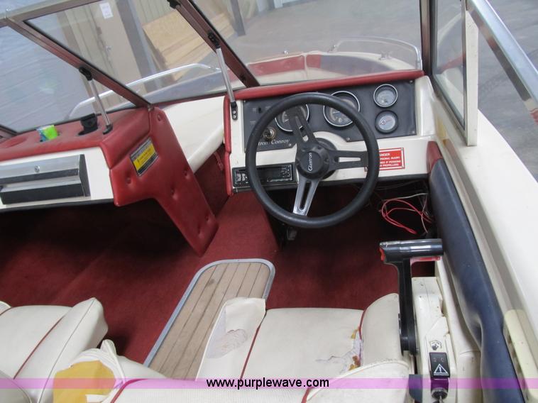 image for item 4055 1986 Conroy Glastron boat