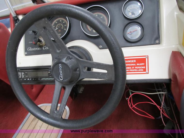 image for item 4055 1986 Conroy Glastron boat
