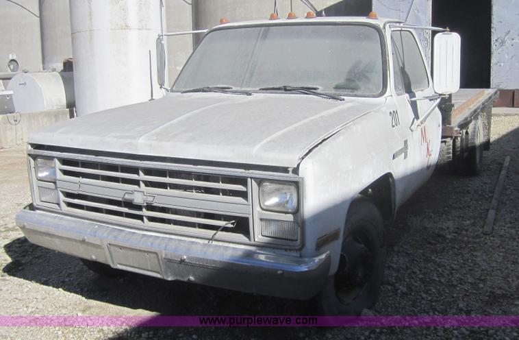 image for item 4361 1988 Chevrolet R30 flatbed pickup truck