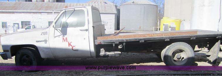 image for item 4361 1988 Chevrolet R30 flatbed pickup truck