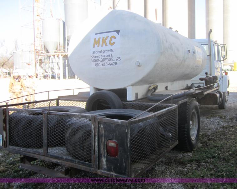 image for item 4362 1987 Mack CS250P semi truck