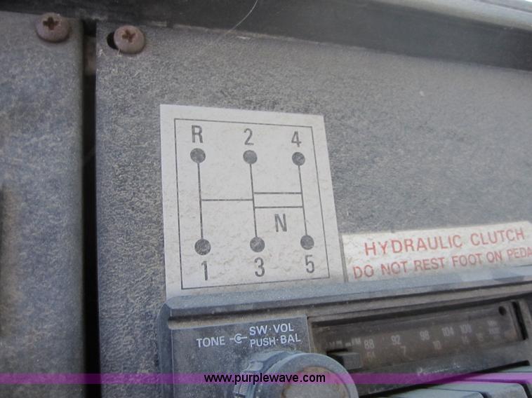 image for item 4362 1987 Mack CS250P semi truck